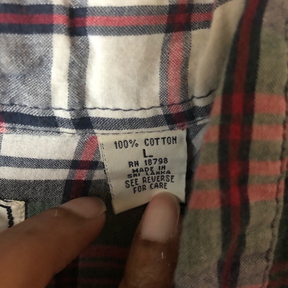 A man’s button down shirt 👔 - Picture 3 of 4